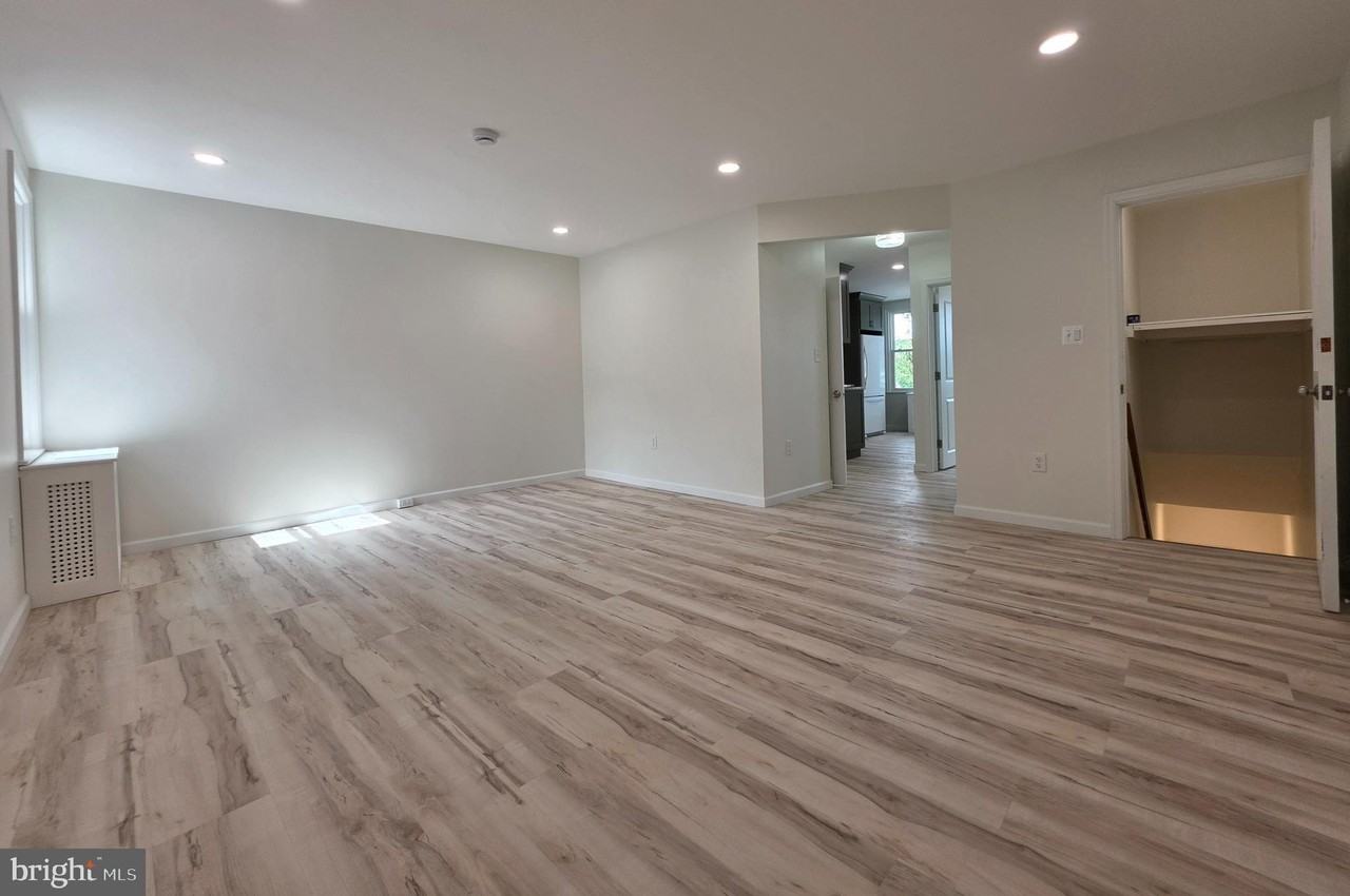 8 N York Rd - Photo 4 of 17