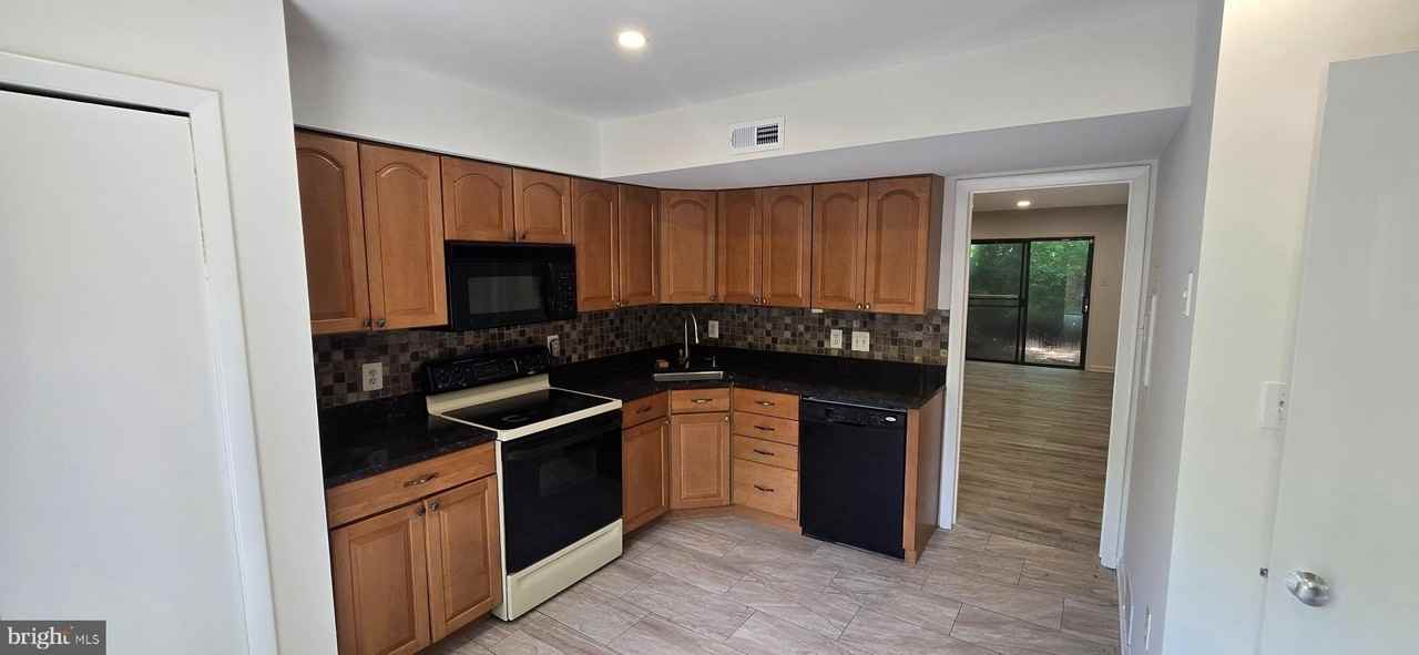 11922 Escalante Ct - Photo 5 of 26
