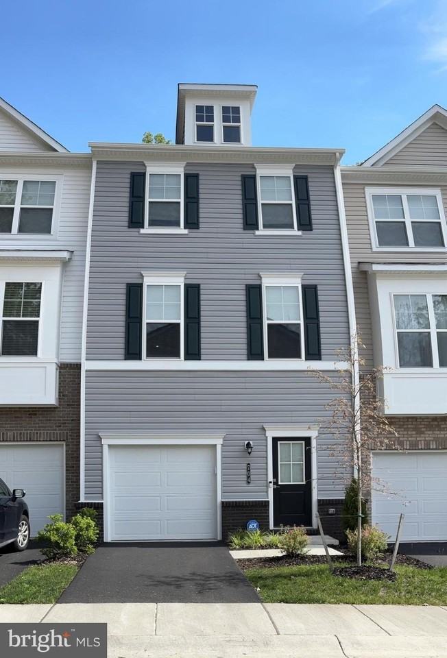 704 Barnwell Dr - Photo 4 of 8