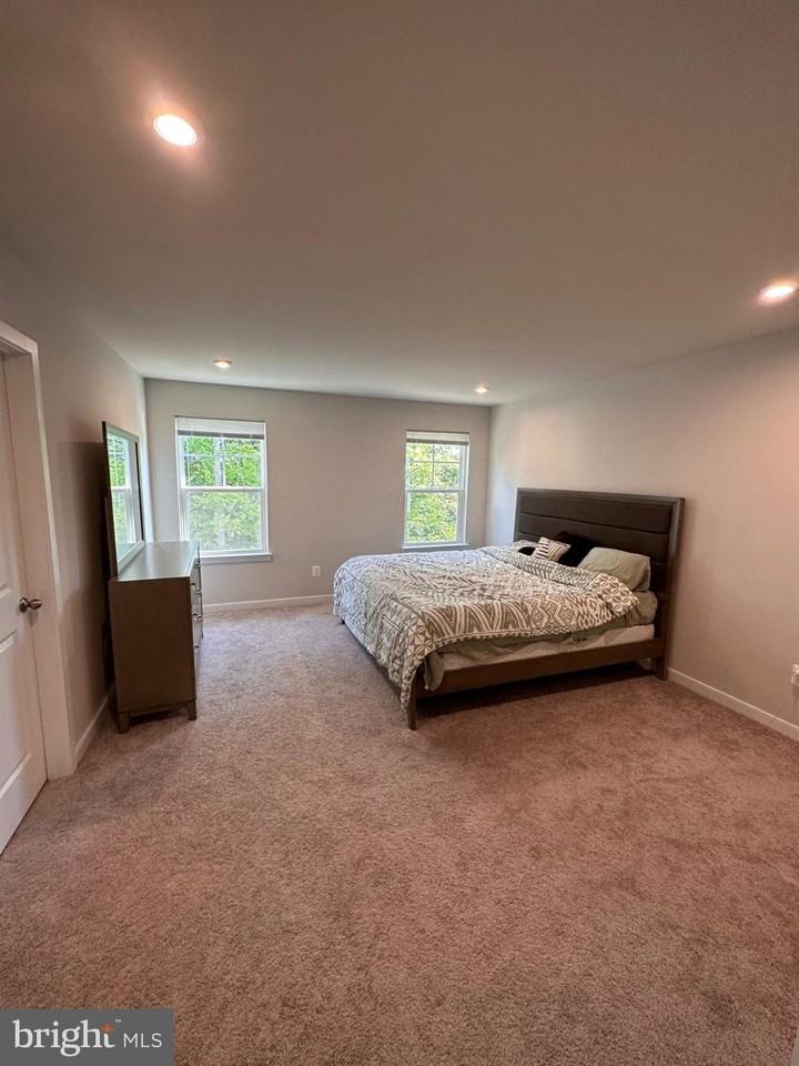 704 Barnwell Dr - Photo 6 of 8