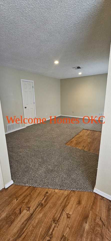 16180 Northeast 23rd Street - Photo 3 of 10