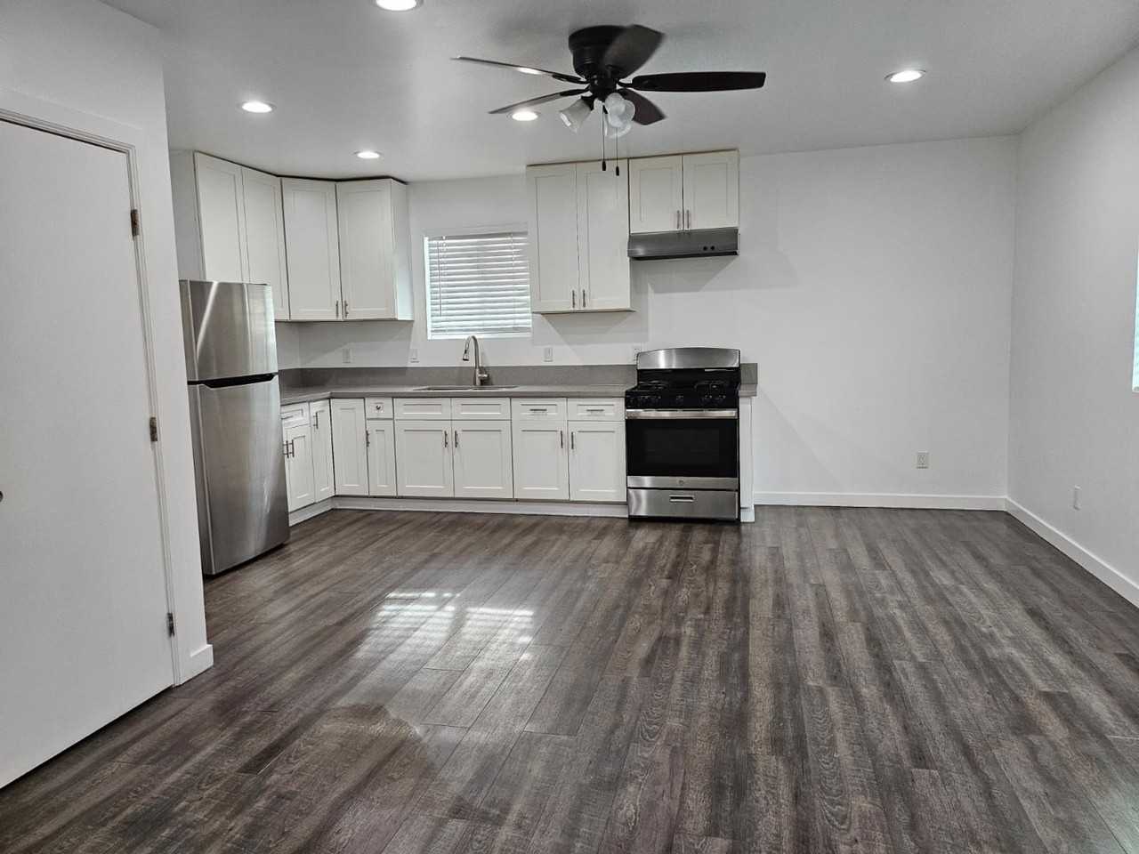 249 Avenida De La Plz - Photo 7 of 20