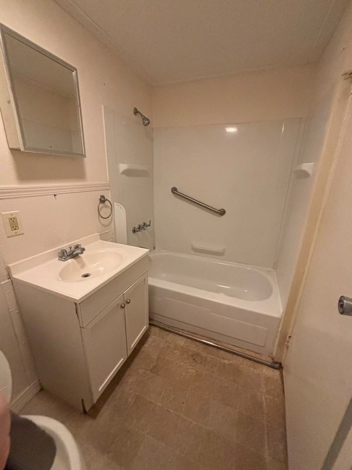 Chestnut Creek Apartments - Photo 3 of 5
