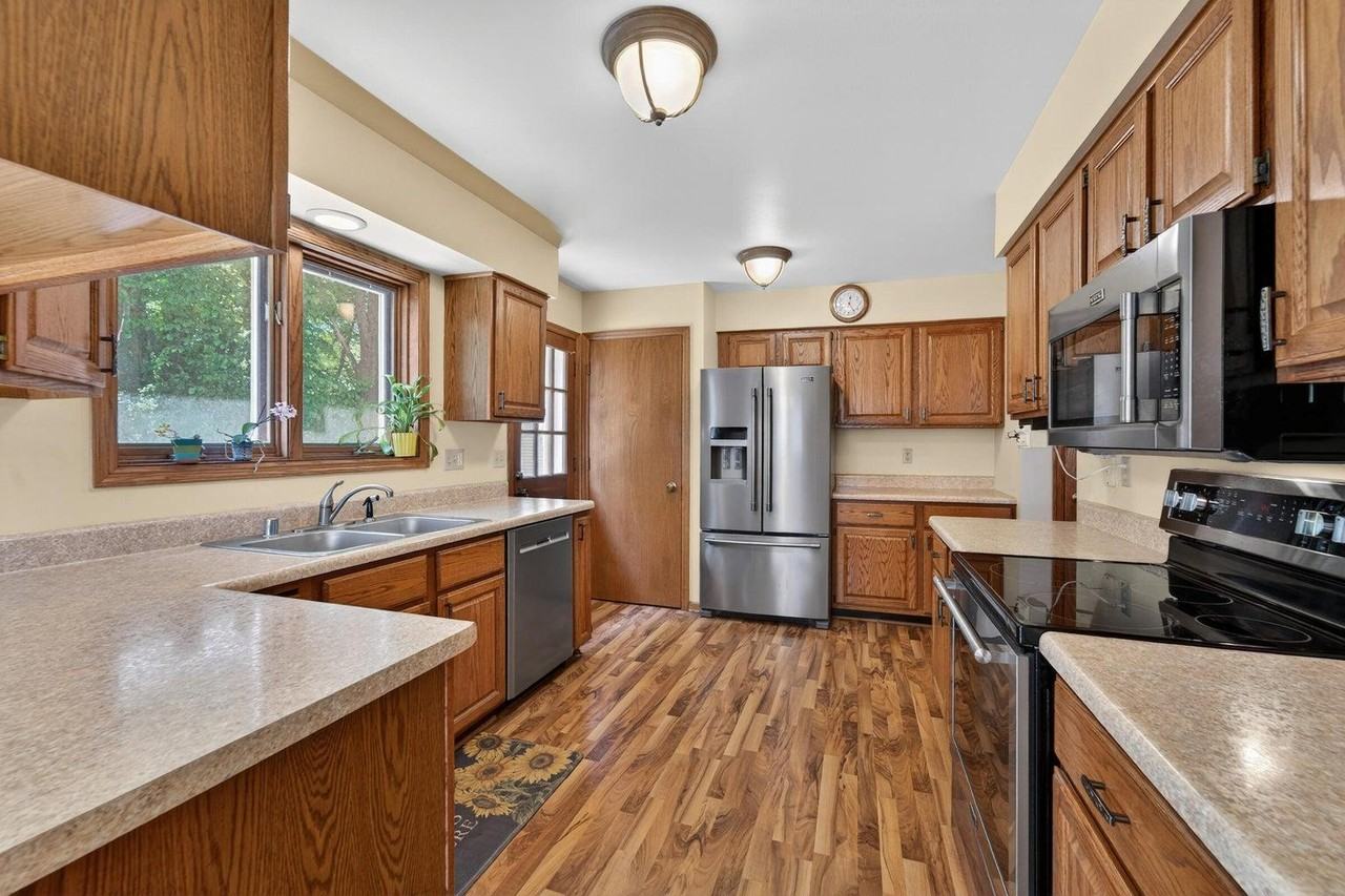 11503 W Layton Ave - Photo 4 of 21
