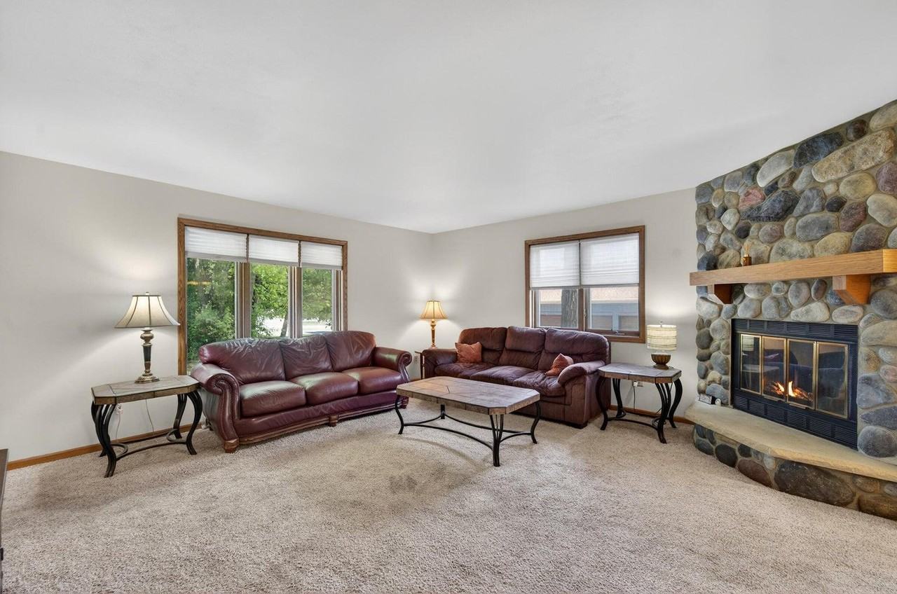 11503 W Layton Ave - Photo 6 of 21