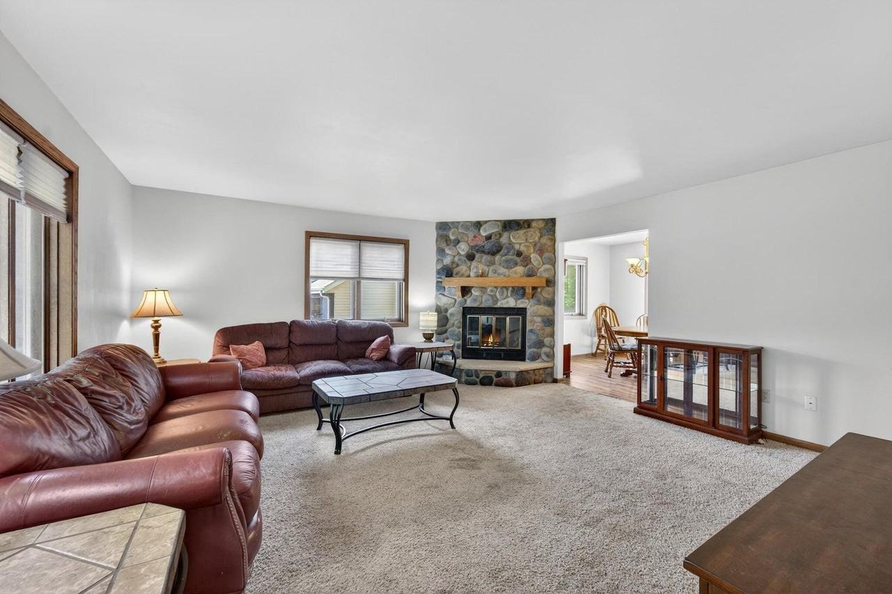 11503 W Layton Ave - Photo 7 of 21