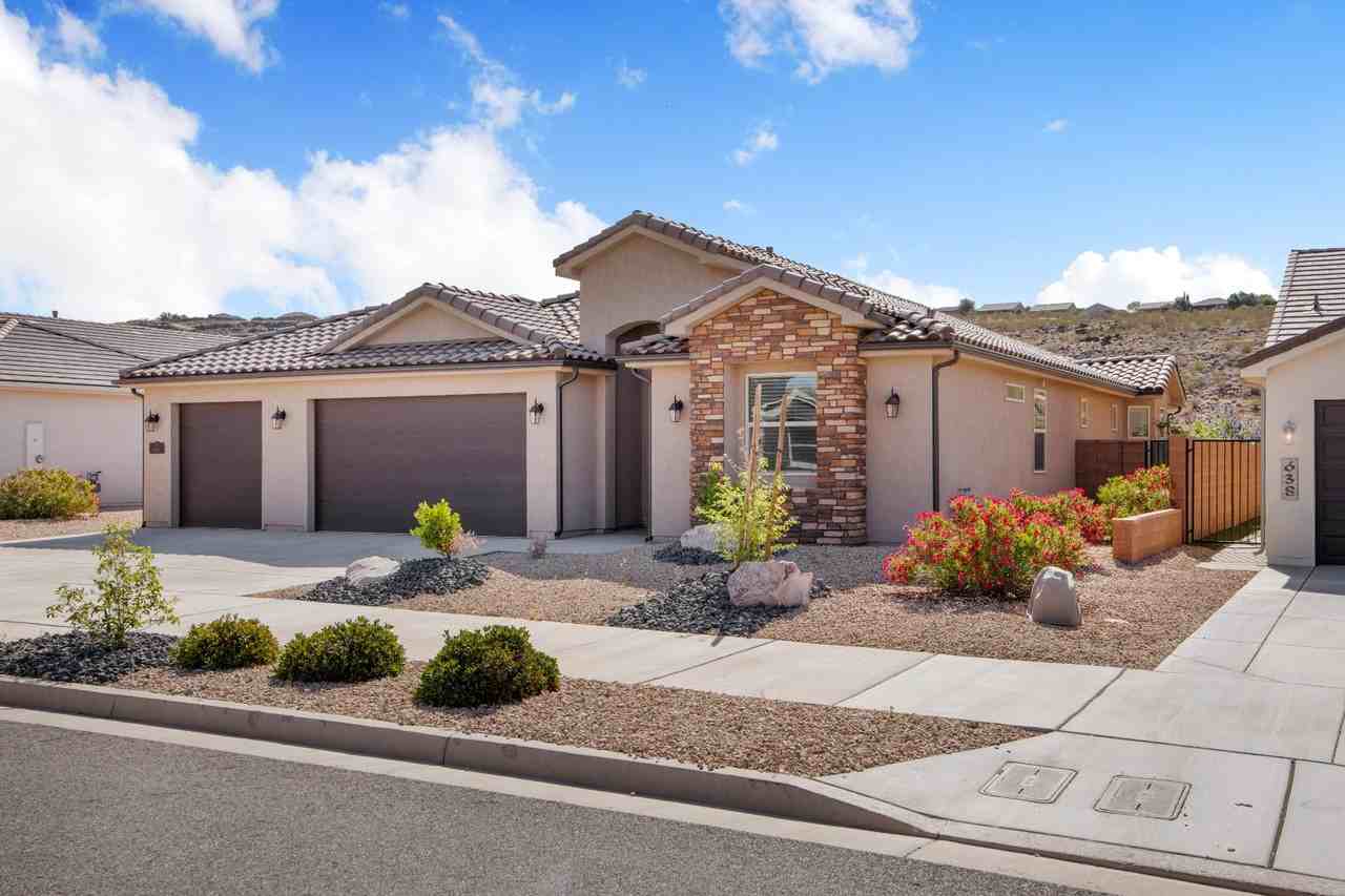 646 N Sandy Talus Dr - Photo 3 of 20