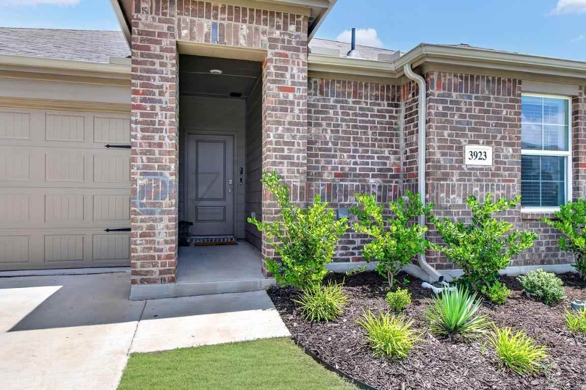 3923 Mountain Dr - Photo 4 of 30