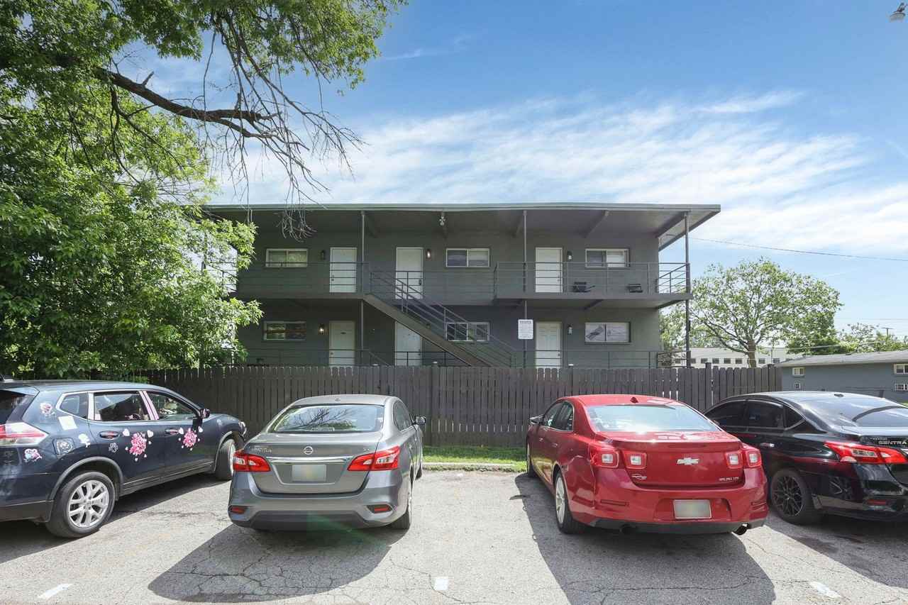 180 N Sylvan Ave #H - Photo 7 of 15