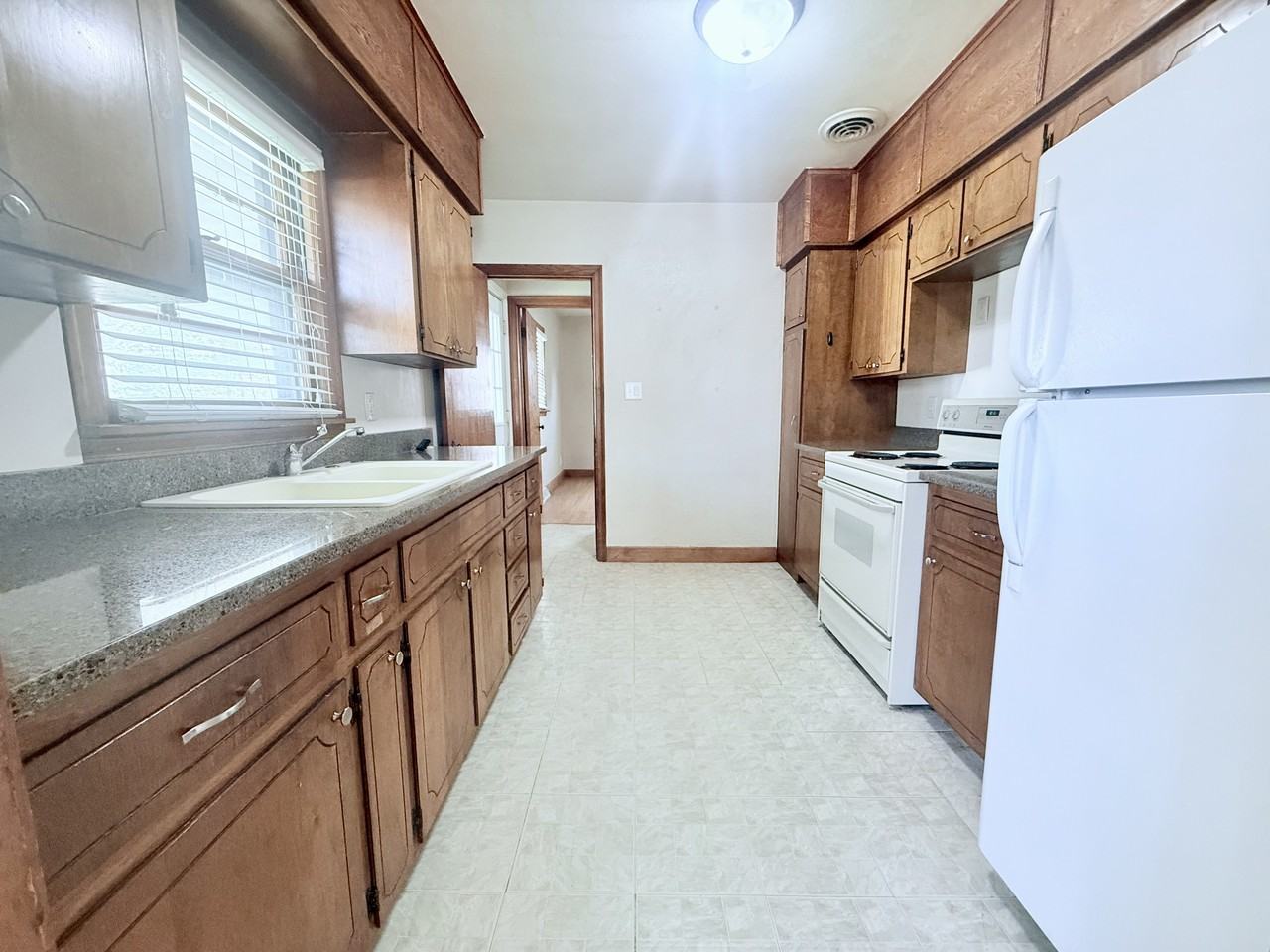 1171 Bourland Avenue - Photo 5 of 18
