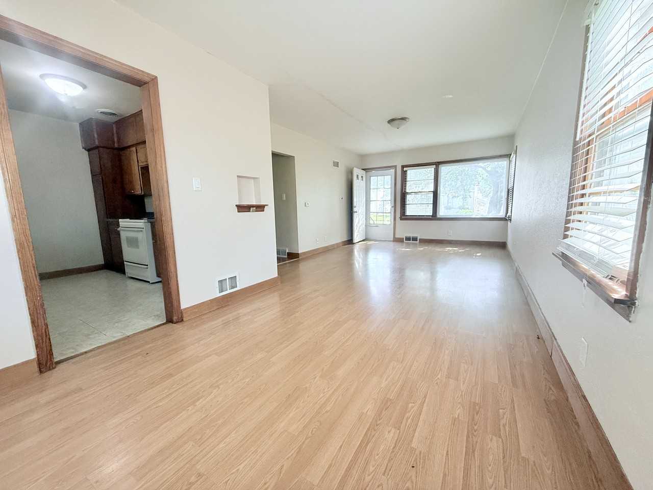 1171 Bourland Avenue - Photo 4 of 18