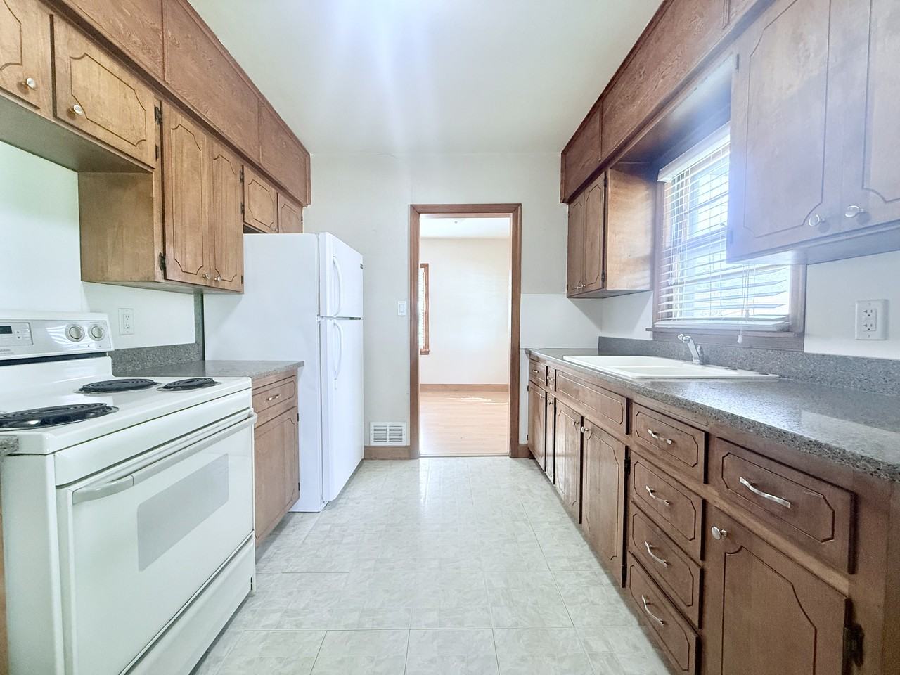 1171 Bourland Avenue - Photo 7 of 18