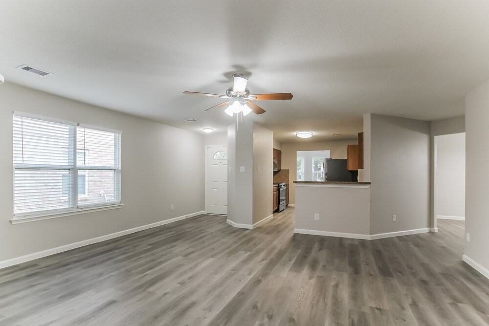 4843 Fair Oak Dale Ln - Photo 3 of 16