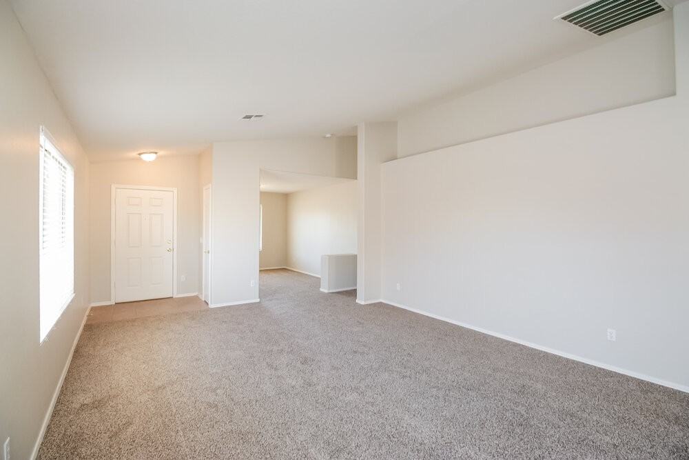 6426 W Watkins St - Photo 2 of 16