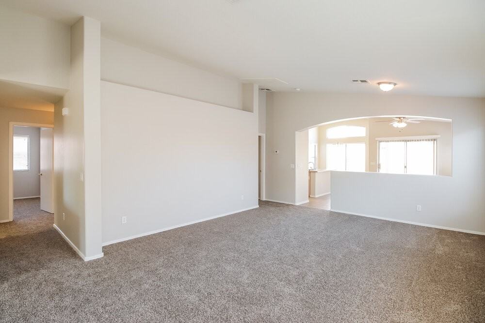 6426 W Watkins St - Photo 3 of 16