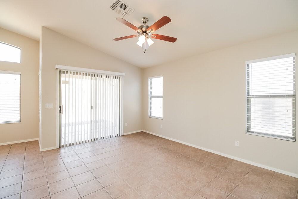 6426 W Watkins St - Photo 5 of 16