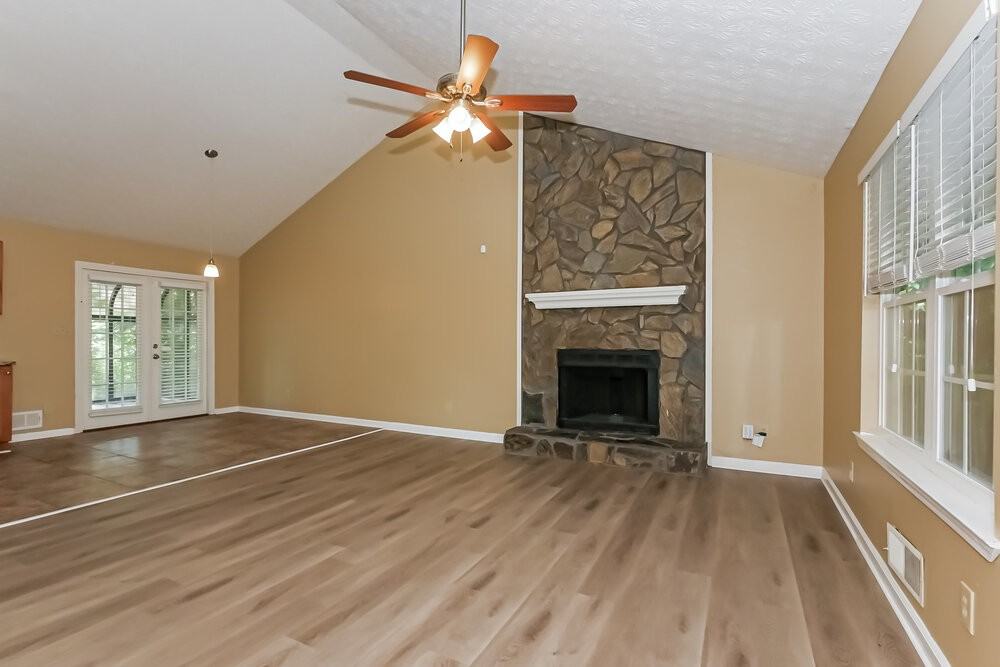 212 Wildwood Dr - Photo 6 of 18