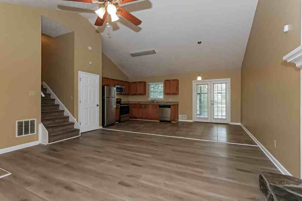 212 Wildwood Dr - Photo 7 of 18