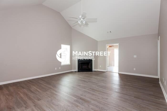 5139 Kiev Dr - Photo 2 of 19