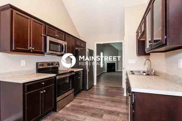 5139 Kiev Dr - Photo 4 of 19