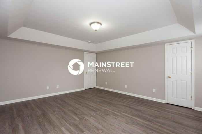 5139 Kiev Dr - Photo 6 of 19
