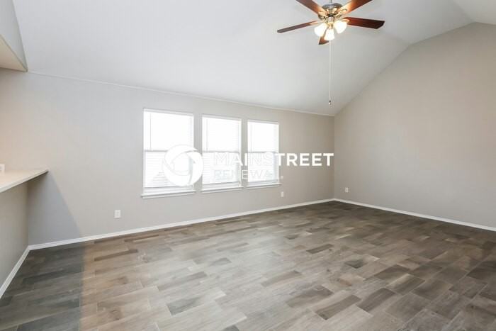 1504 Wickham Dr - Photo 3 of 16