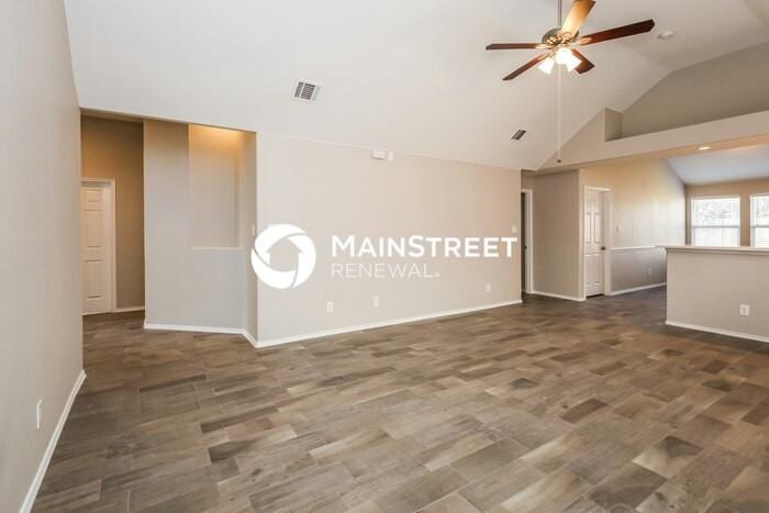 1504 Wickham Dr - Photo 4 of 16