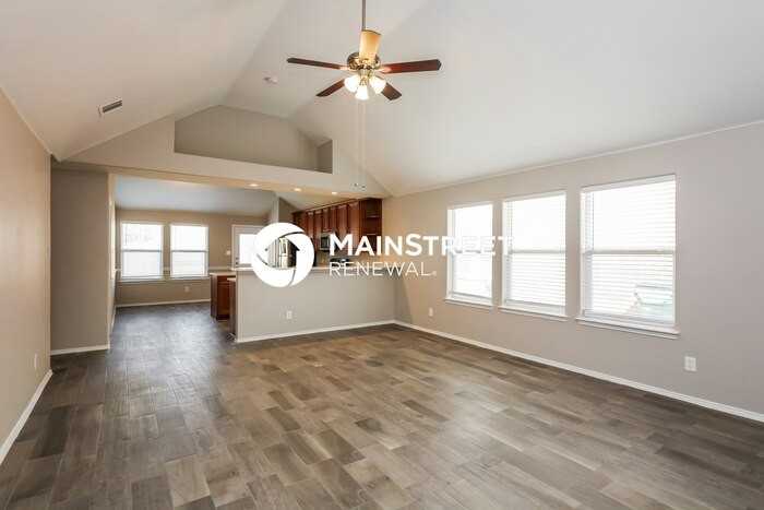 1504 Wickham Dr - Photo 5 of 16