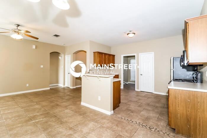 216 Kennedy Ct - Photo 6 of 16