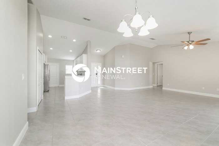 419 Britten Dr - Photo 4 of 16