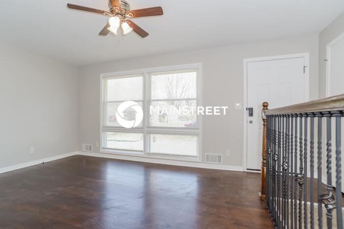 7128 Robinson St - Photo 5 of 17