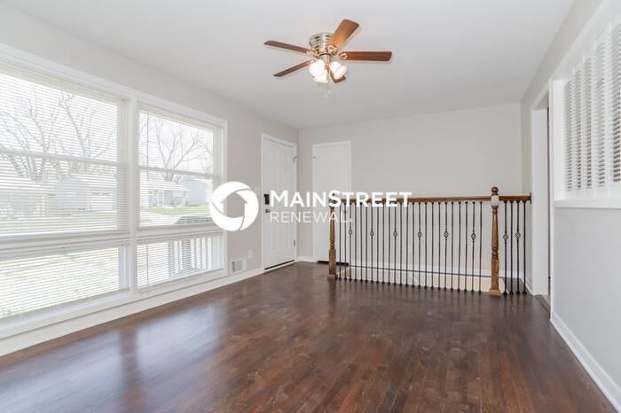 7128 Robinson St - Photo 6 of 17