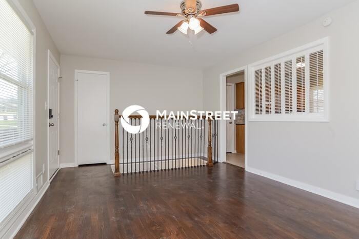 7128 Robinson St - Photo 7 of 17