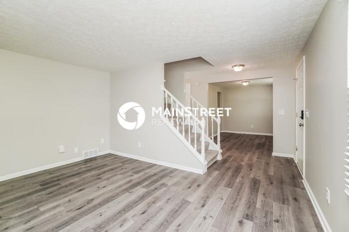696 Maclam Dr - Photo 5 of 18