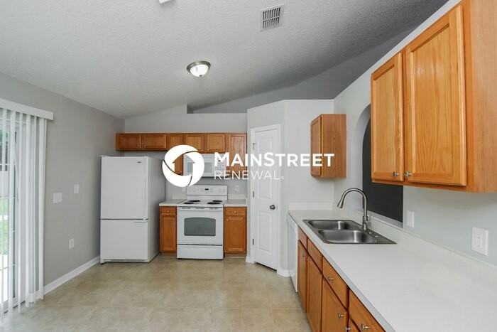 590 Truman St Sw - Photo 6 of 15