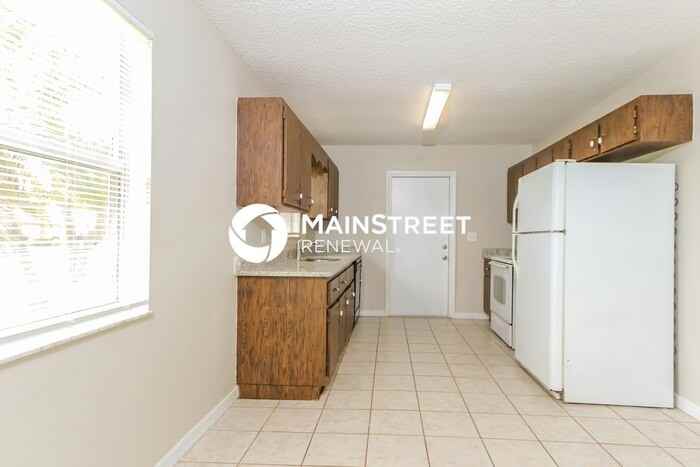 8208 Kenwood Rd - Photo 6 of 16