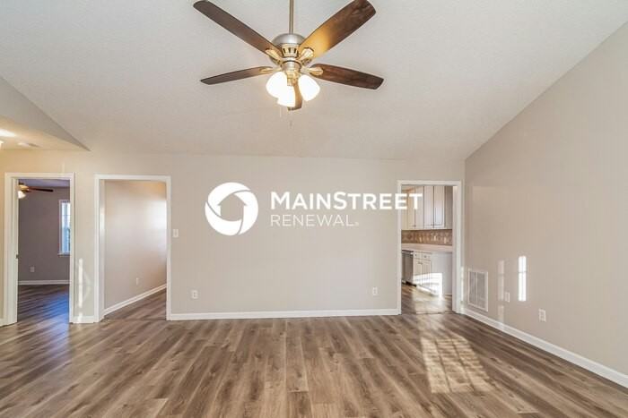 5129 Peakwood Dr - Photo 4 of 16