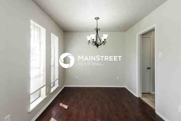 3730 Nutwood Ln - Photo 4 of 16