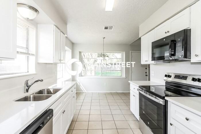 3730 Nutwood Ln - Photo 5 of 16