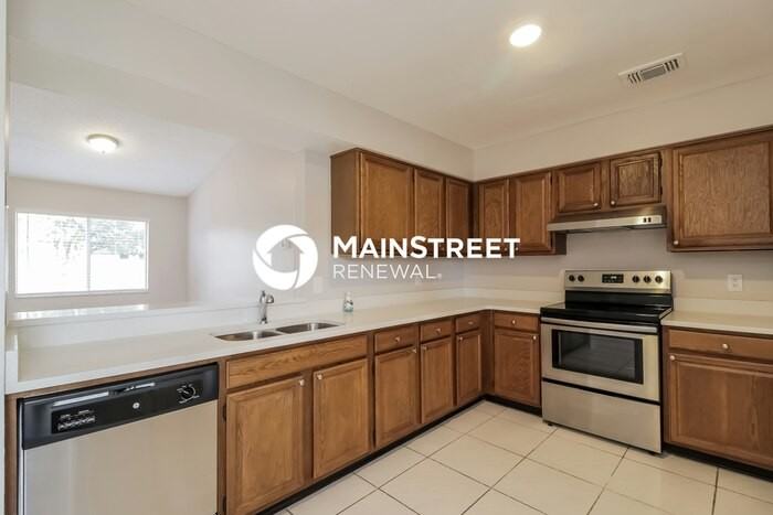 1523 Maplewood Cir - Photo 7 of 16
