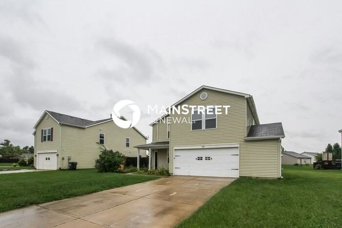 818 Runnymede Dr - Photo 2 of 15