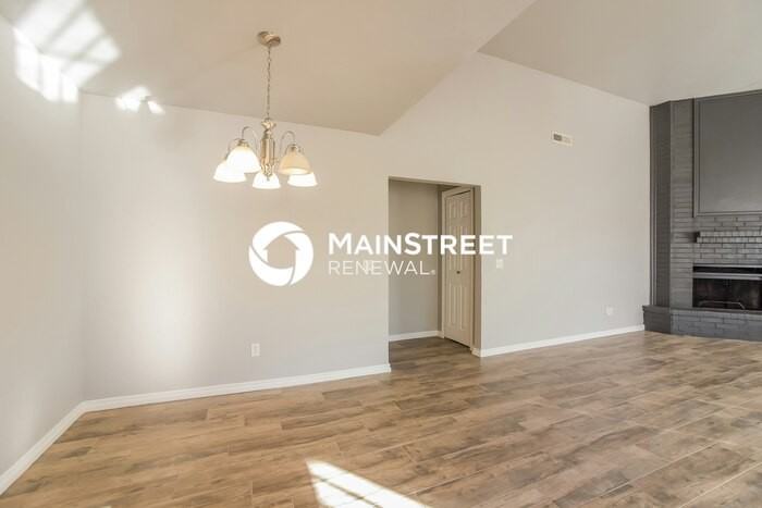 1612 Ne 8th St - Photo 6 of 16