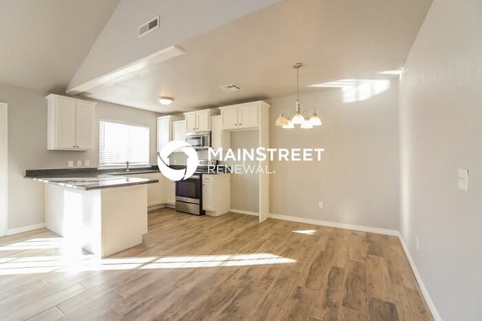 1612 Ne 8th St - Photo 7 of 16