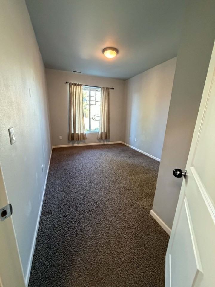 15550 Chad Dr Se #1 - Photo 4 of 26