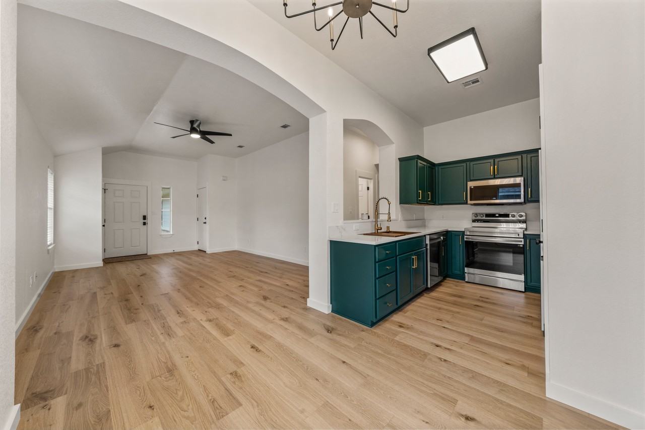10234 Condor Loop #1 - Photo 4 of 38