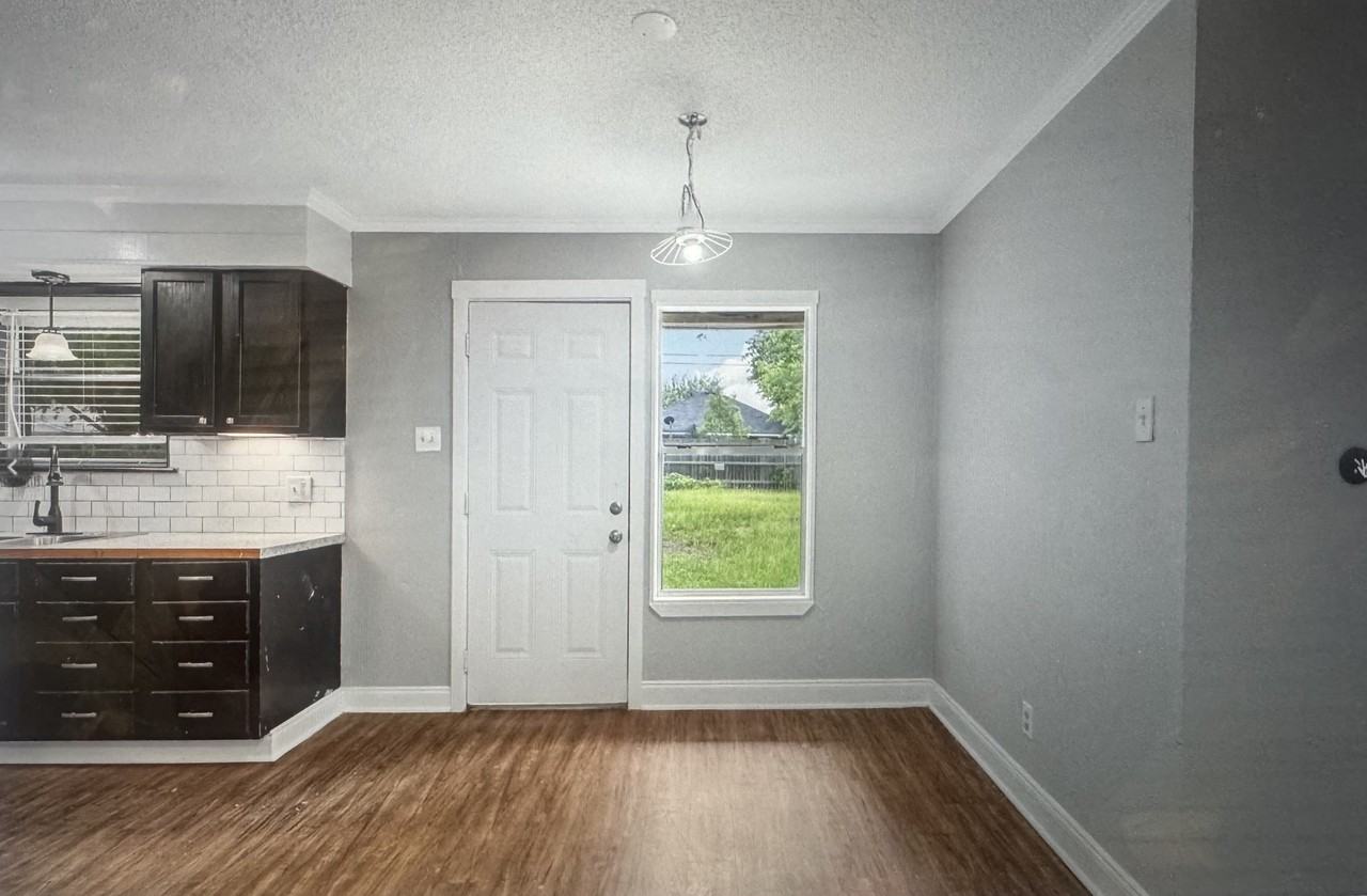 928 Duty Ave #1 - Photo 6 of 14