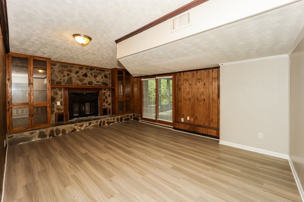 9036 Sterling Ridge Ln - Photo 6 of 18