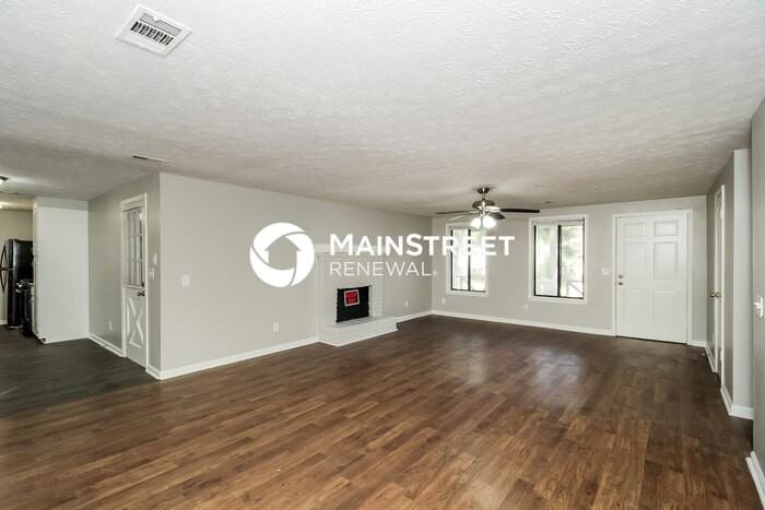 2085 Swan Ct - Photo 3 of 16