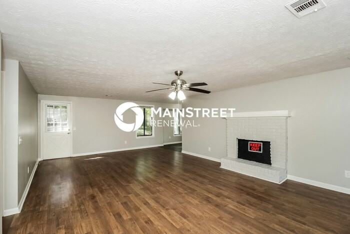 2085 Swan Ct - Photo 4 of 16