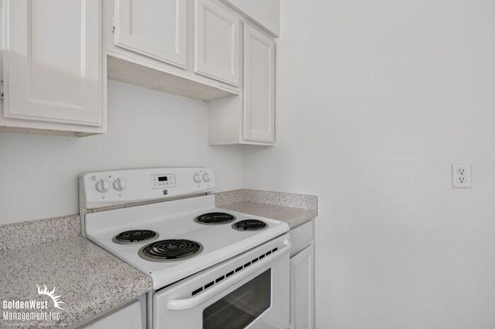 2209 W Belmont Ave #5 - Photo 7 of 22